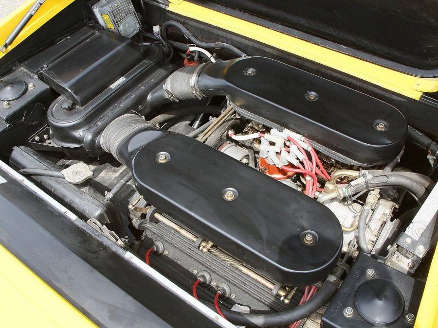 Моторный отсек Lamborghini Jalpa P350 1984 года  (фото 4 из 9)